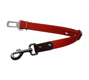 Attache ceinture pour chien en Biothane rouge avec mousqueton en métal et boucle réglable.