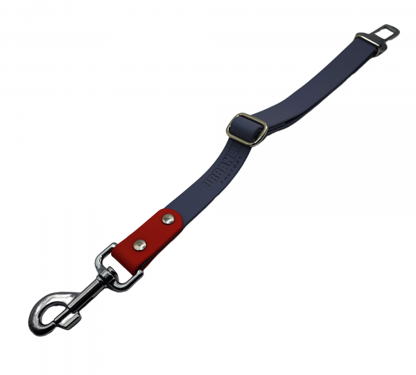 Attache ceinture pour chien en Biothane gris et rouge avec mousqueton en métal et boucle réglable.