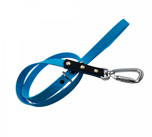 Laisse coupleur pour chien en Biothane bleu et noir avec mousqueton sécurisé.