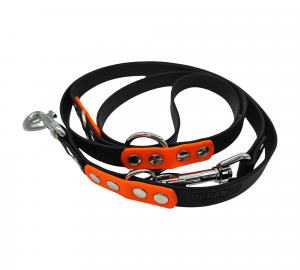Laisse multipositions 19 mm pour chien en Biothane noir et orange fluo avec mousquetons inox.