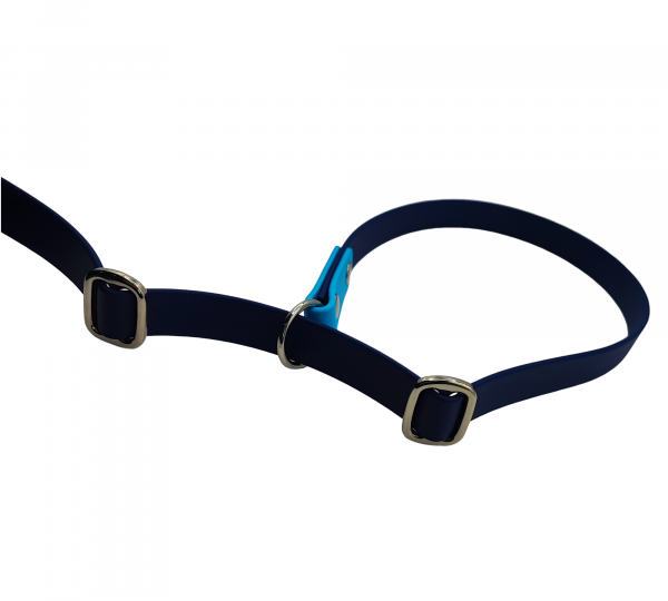 Laisse lasso en Biothane bleu marine et poignée bleu clair, équipée de bouclerie métallique.